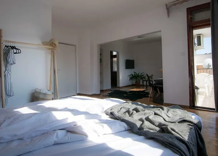 Апартамент Cherry Garden Свети Влас